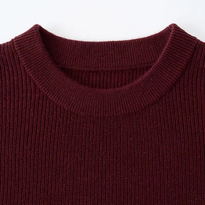 Dzianinowy sweter damski z kontrastowym paskiem