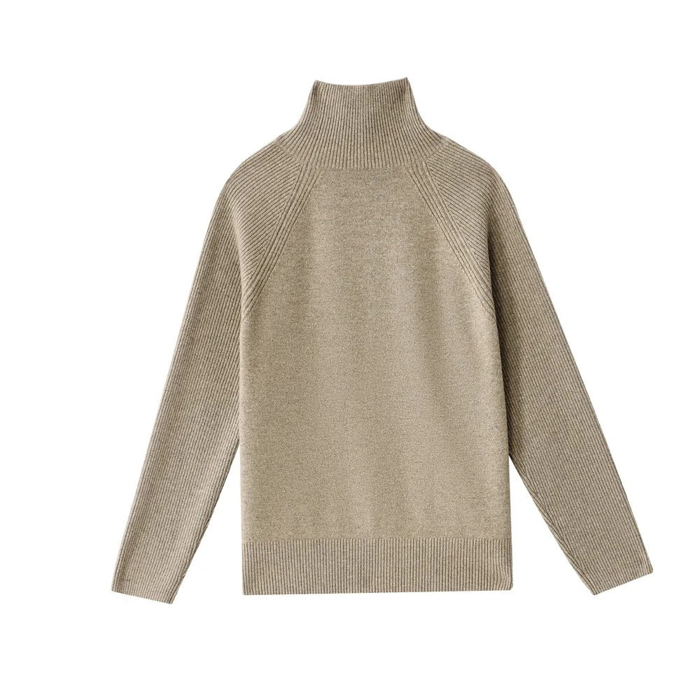 Dzianinowy sweter damski z prążkowanym wysokim kołnierzem